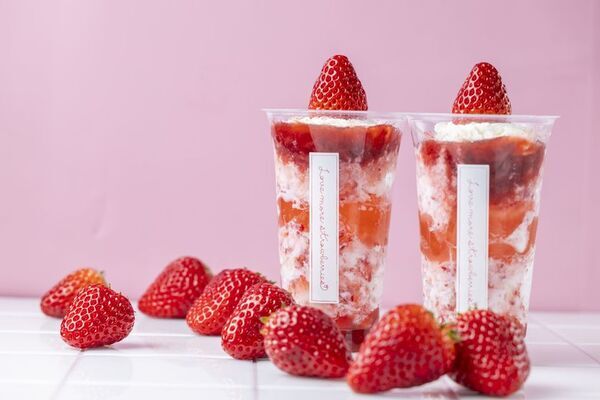 今年もやってきた！熱海のビル一棟まるごといちごスイーツ専門店より毎年人気のかき氷が登場＆新作いちごフラッペが4/25(土)から発売！