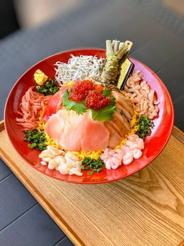 ＼道の駅 伊豆月ケ瀬ゴールデンウィーク限定／伊豆の恵みを豪快に味わう「デカ盛りグルメ」と初夏を彩る「メロンフェア」を4/25から順次開催！