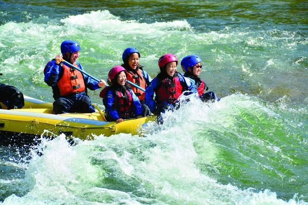 桜・新緑・春紅葉・雪山、4つの季節が一度に交差する、春のニセコへ　ニセコユナイテッドのリフト券が最大半額　5月6日まで営業予定！