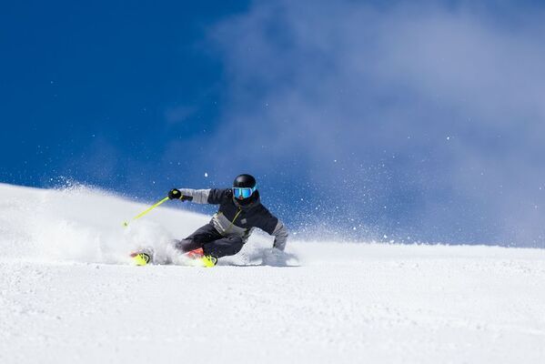 桜・新緑・春紅葉・雪山、4つの季節が一度に交差する、春のニセコへ　ニセコユナイテッドのリフト券が最大半額　5月6日まで営業予定！