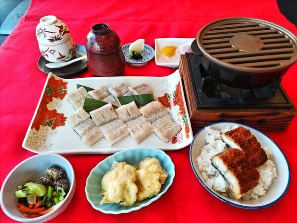 道頓堀川を望む個室で味わう夏の味覚　「鱧・鰻・伊勢海老」特別会席を期間限定開催