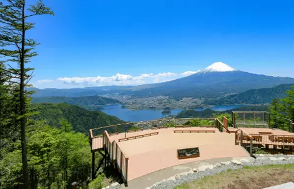 標高1,600メートルの富士山が一望できる人気の絶景スポット　「FUJIYAMAツインテラス往復バスクーポン」をモバイルチケットで販売開始