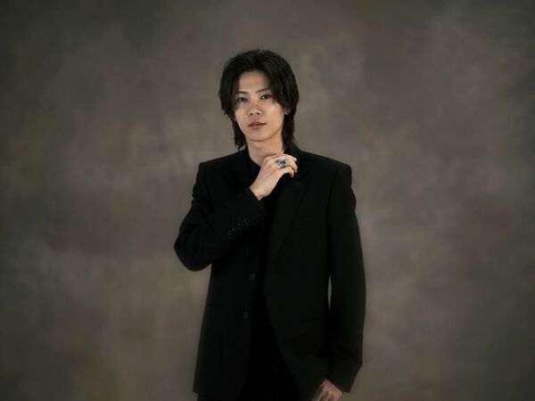 スペシャルコンテンツ「The Layers of Light」公開！　神宮寺勇太、MIKIMOTOのクラフツマンシップに触れる