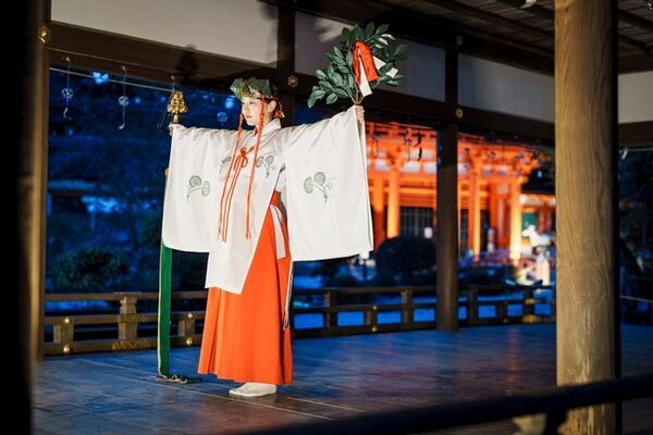 世界遺産　上賀茂神社　夏のライトアップ～龍神詣りと足つけ夕涼み～7月11日～22日開催