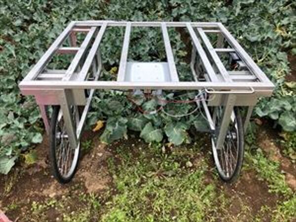 農業現場の声から生まれた電動台車― ブロッコリー収穫後の運搬負担を軽減 ―産学官地連携による開発成果を農業WEEK(JAGRI)九州で展示