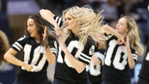 全米大学チャンピオンダンスチーム「BYU クーガレッツ」大阪公演