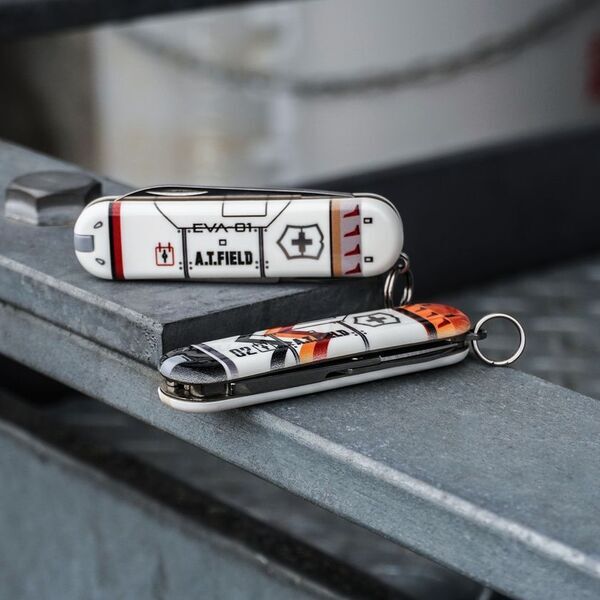 『エヴァンゲリオン』のワークブランド「A.T.FIELD EVANGELION WORK」と「VICTORINOX」のコラボによる、エントリープラグ型マルチツールが6月19日発売