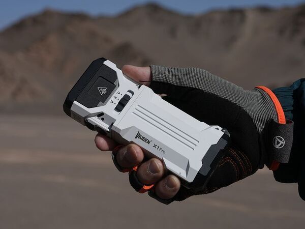 Wuben、デュアルビームとUSB-C急速充電対応のX1Pro EDC懐中電灯を発売