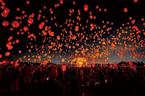 最大3,500基の光が夜空を彩る「七夕スカイランタン祭り2026」埼玉・京都で7/17(金)より開催 昨年チケット4万4千枚完売イベント