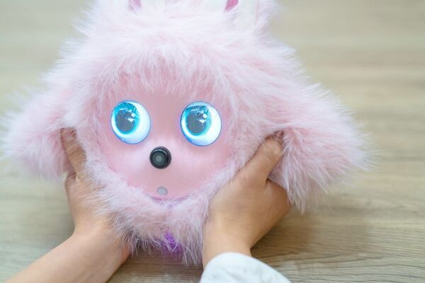 自然な会話ができるAIぬいぐるみ「KOTTI(コッティ)」Makuakeにて2026年5月28日より先行販売開始