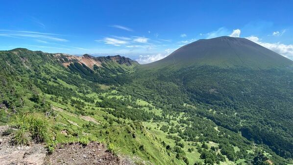 浅間山(前掛山)登山が約3年ぶりに再開　小諸から“活火山と向き合う登山体験”を発信、登山再開記念ツアーも実施