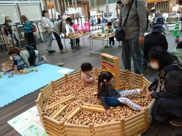 けやきひろばで「初夏のけやき彩」を6月5日(金)から開催！2か月間で10万回参加の大人気企画「タッチでクーポン」が再登場
