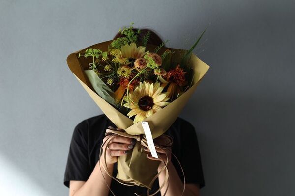 "父の日＝ネクタイ"から花ギフトへ、Bond「bois de gui」が父の日需要拡大を発表　多彩なひまわりブーケが新定番として定着