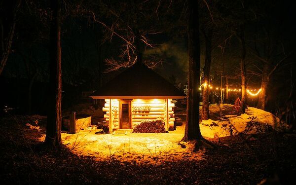 登山電車で行くアウトドアサウナ「Sauna Space TOJIBA」が6月25日にリニューアルオープン