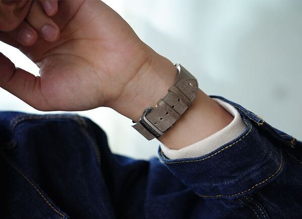 30年以上の時計ベルト専門メーカーが贈る、Apple Watch専門ブランドKUROCURRANTがイタリア・トスカーナ認定レザーを使用した最上位ライン第1弾『Prestige TOSCANA』を6月11日発売