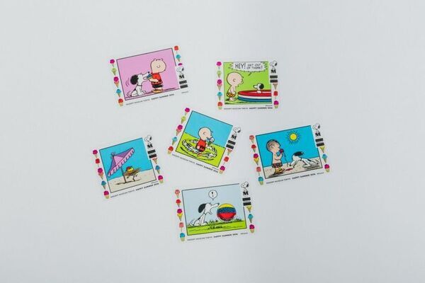 スヌーピーミュージアムにカラフルで楽しい夏が到来！夏を楽しむスヌーピーたちやアイスクリームモチーフの装飾、ノベルティが登場　期間限定イベント「ハッピー・サマー」7月4日(土)より開催！