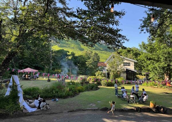 白井貴子が長野・小谷村で音楽と茅場保全をつなぐ2日間　「PEACE MAN CAMP in 小谷村 vol.4」7/18・19に開催