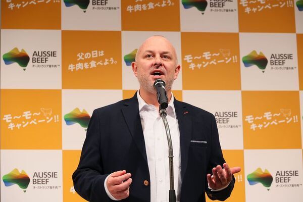 「父の日は牛肉を食べよう。モ～モ～キャンペーン！！！」メディア向けPR発表会を開催　辻希美さんが家庭で思わず、「モ～！」と思ってしまう杉浦太陽さんの行動を、やわらかジューシーな牛肉でハッピーに解決！