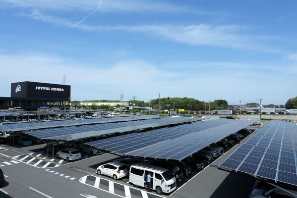 ジョイフル本田宇都宮店で大規模ソーラーカーポートが稼働開始～発電容量1,126.4kW、年間約120万kWhを創出～