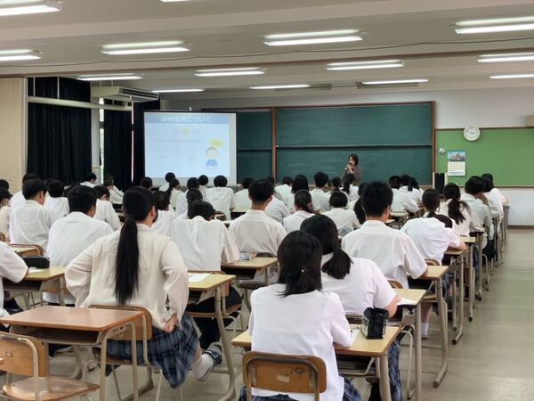 ドラッグストアモリ薬剤師が高校生向けに「薬物乱用防止教室」を継続実施