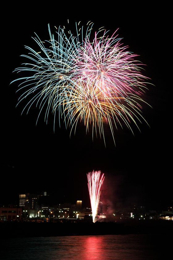 伊東温泉海の花火大会　今年は伊豆最多の15回実施！7/24～8/29の期間、最大4夜連続開催