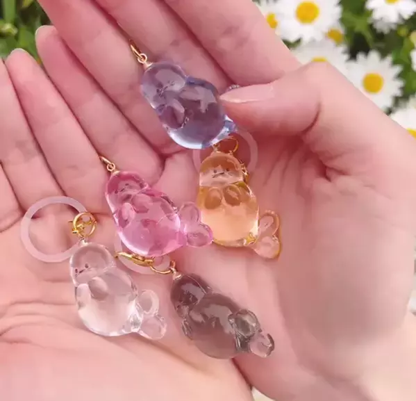 圧倒的透明感！うるちゅるクリアなカプセルトイ「おとぼけアザラシめじるしリング」を発売