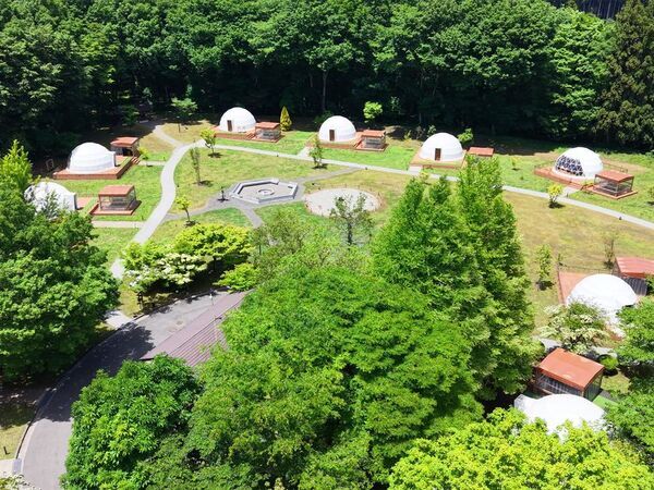 東京から2時間、準備ゼロで楽しむ本格グランピング　日光の1万坪リゾートで花火・BBQ・自然体験が揃う「サマーグランピング2026」夏休み予約受付開始
