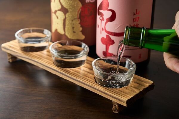 魚離れの逆風でも、干物専門居酒屋が2年連続で売上10％超の増加　“匂いがつきにくい”紀州備長炭干しで女性客比率40％に