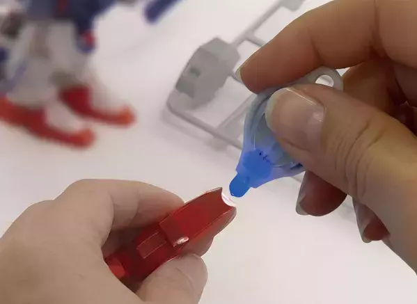 極細ニードルチップ採用の液体プラスチック「UV Bondy mini」新発売。