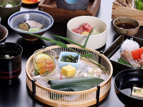 【愛犬と泊まれる古民家リトリート　赤城山 - 懐 - 】夏の味覚を贅沢に味わう会席コースと、愛犬との絆を深める記念日プランが新登場！