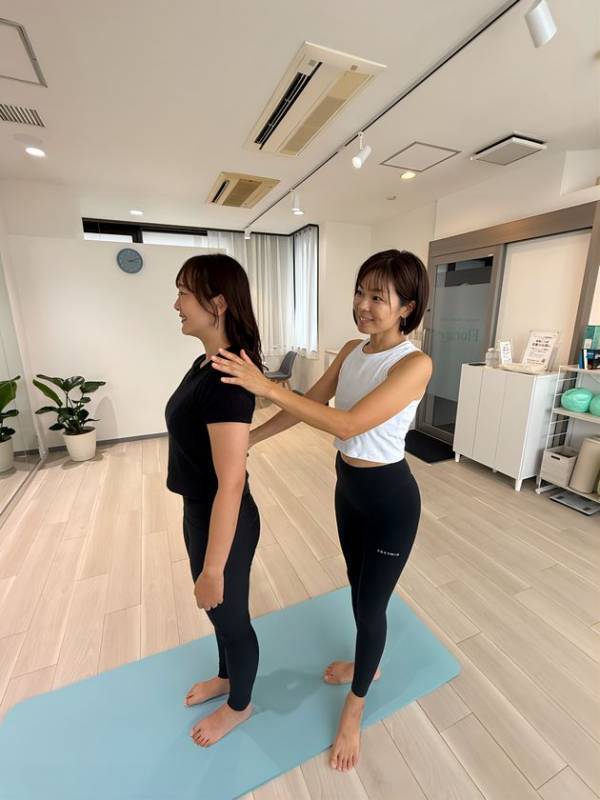 薄着の季節、後ろ姿の"姿勢"まで見られている。女性専用ピラティススタジオ『Floria』が1周年を記念し、「スタジオ内覧会」を8/1・2に開催！来場者に最新AI姿勢解析の無料体験と、8月のオンラインレッスン(全4回)に参加できる特典を進呈