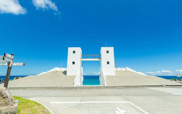 東京の離島 新島・式根島の郷土料理「たたき」と島焼酎の魅力を発信新宿『editor's fav るるぶキッチン』で期間限定メニューを提供