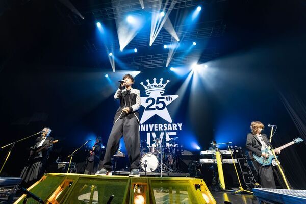 TETSUYA 25th ANNIVERSARY LIVE ライヴレポートが到着！25年の歩みをたどる演出と圧巻のバンドサウンドで会場を魅了