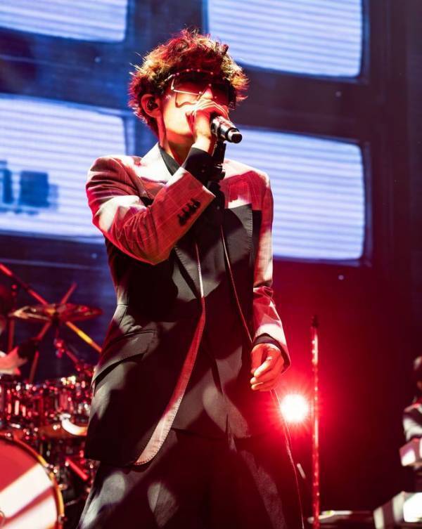 TETSUYA 25th ANNIVERSARY LIVE ライヴレポートが到着！25年の歩みをたどる演出と圧巻のバンドサウンドで会場を魅了