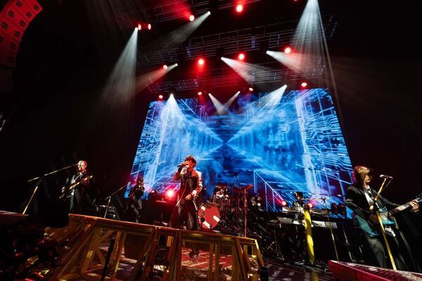 TETSUYA 25th ANNIVERSARY LIVE ライヴレポートが到着！25年の歩みをたどる演出と圧巻のバンドサウンドで会場を魅了