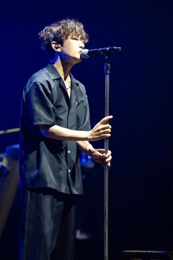 TETSUYA 25th ANNIVERSARY LIVE ライヴレポートが到着！25年の歩みをたどる演出と圧巻のバンドサウンドで会場を魅了