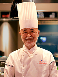 食とカルチャーが集う8月のタイムアウトマーケット大阪。フレンチの巨匠・上柿元 勝氏による限定メニューが登場。限定かき氷、アートイベントや盆踊りイベントも開催。