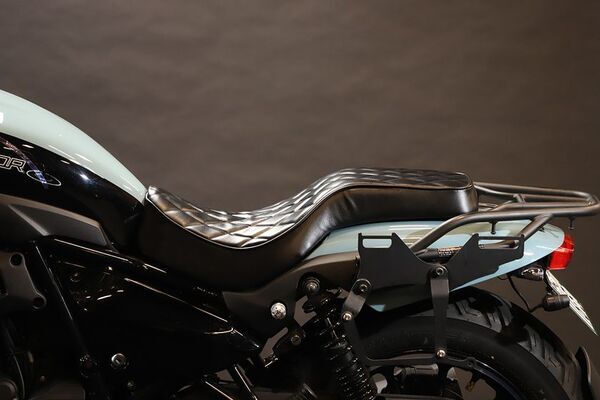 エリミネーター/SE専用シート「GOODSEAT “COBRA”」登場　表皮4種で愛車を自分色に