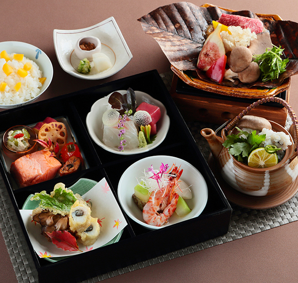 奈良の料亭「百楽荘」「あやめ館」×松竹芸能落語会と料理を楽しむ特別企画『笑いと美食のひととき』を開催！