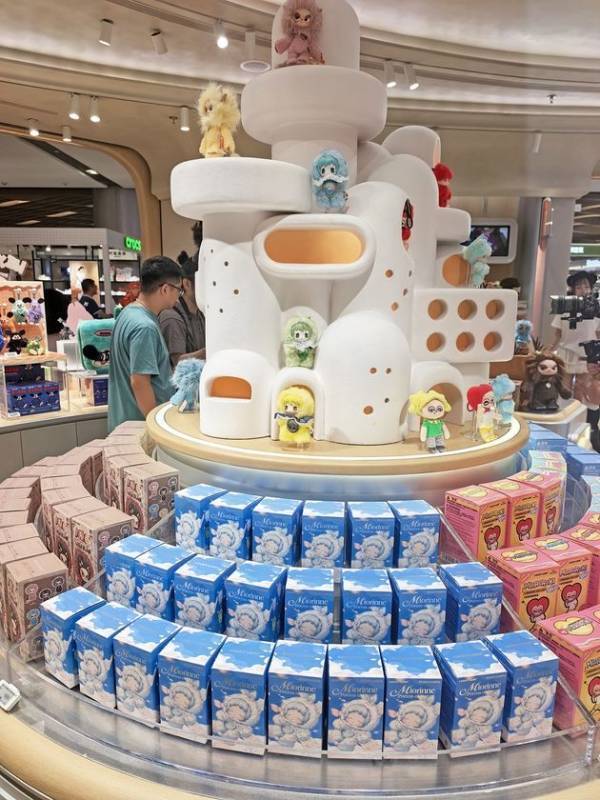 金田涼子、大丸東京店で個展を8月26日より開催　Miorinneとアリババ系ブランドLUCKY LOOPとのコラボ最新商品も日本初披露