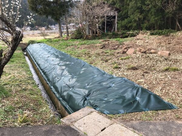 「毎年切っても生えてくる…」を解消！上から敷くだけで竹害を止める「ぴたっと竹どめシート」を発売