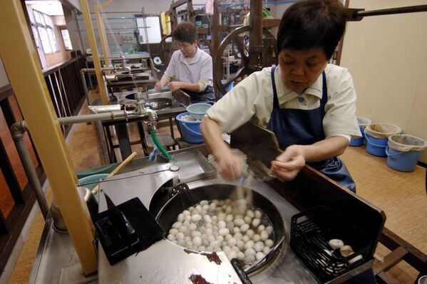 800年以上続く「牛首紬」が消滅の危機。織元はわずか2軒に　元エルメスデザイナーと洋服へ展開し若者やインバウンドにも魅力発信　「糸づくり、はた織り体験会」9月25日(金)開催