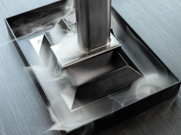 煙が下へ流れる“没入型香炉”「UNKAI｜雲海」Makuakeにて、専用プロダクトセットのプロジェクト開始