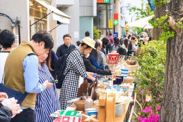 東京・目黒通りの歩道が48時間だけ約100店舗の「マルシェ通り」に変わる　「第16回目黒マルシェ」10/31・11/1開催