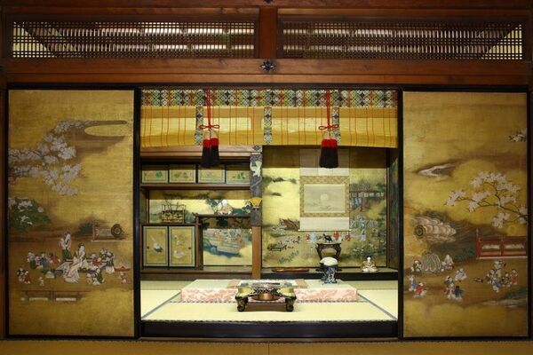 通常非公開・京都「霊鑑寺」秋の特別拝観～庭の緑と紅葉の赤が織りなす美しい庭園と狩野派作の襖絵を公開～