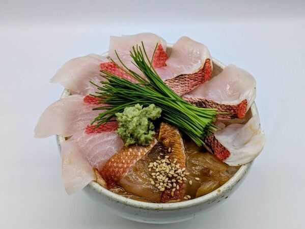 ＼駿河湾沼津SAが贈る！秋の食べ比べイベント／シルバーウィークは沼津SA沼津・村の駅フェスを開催！～沼津・村の駅がお土産選びをさらに楽しく！『静岡黒おでんカレーせんべい』購入で沼津・村の駅限定賞品が当たる抽選会開催！～
