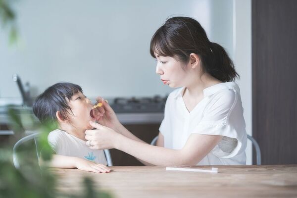 食欲の秋をもっと楽しもう！「舌活」習慣始めませんか？家族の豊かな食卓を楽しむために、新習慣“舌ブラシで舌ケア”についてSHIKIEN公式HPで公開