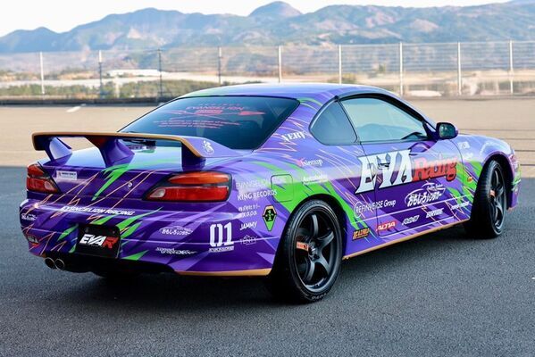 エヴァンゲリオンレーシングより2種類のトミカ「エヴァRT初号機＆2号機 日産シルビア」が登場！！