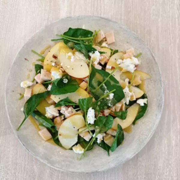 伊豆の生産者さんの想いが詰まった秋の恵みを、南箱根で味わう　TAMAGOYAベーカリーカフェで「秋のサラダビュッフェ」を9月18日から開催～旬の野菜を使った新作パン6種や、お子様向けピザ作り体験も～