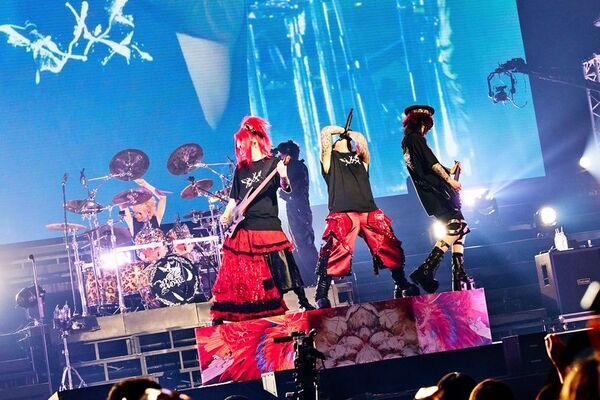 【ライヴレポート】Royz、初の日本武道館単独公演を開催！新たなワンマンツアー＆「ROAD TO ARENA」となる“Capture II”を発表、「共に生きよう、共に歩もう」